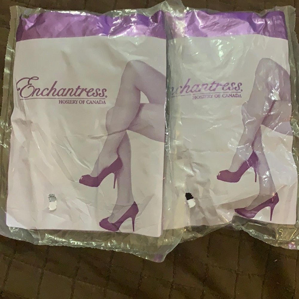 🥰4/$25 - Set of 2 Plus Crew Socks